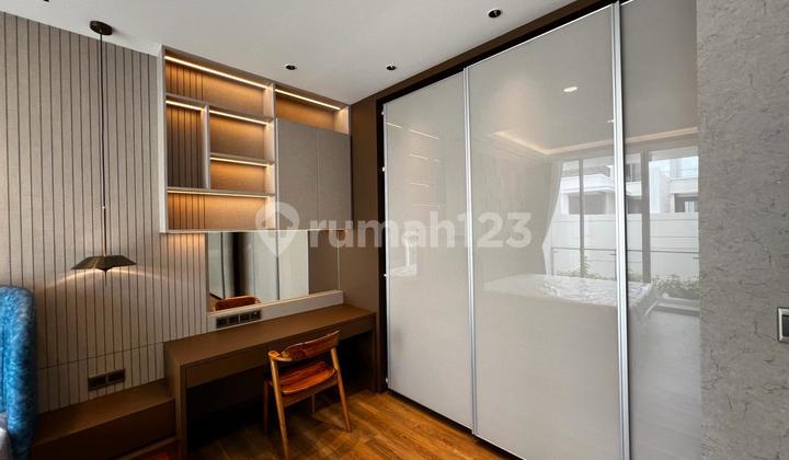 Dijual Rumah Lt. 200 M2 Golf Island Full Furnished Design Mewah 2