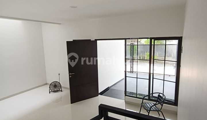 Dijual Rumah Unit Baru Fasad Modern Classic Bagus