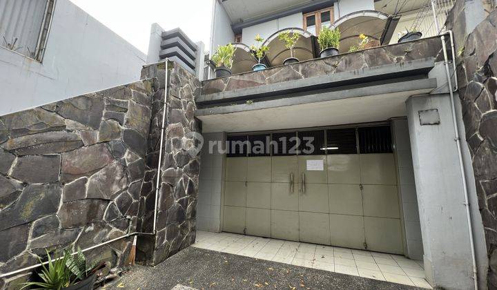 Rumah 2 Lantai Siap Huni Furnished di Hegarmanah Bandung 2