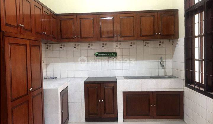 Disewakan Rumah di Jl Pasteur, Dekat Ke Pintu Tol 9