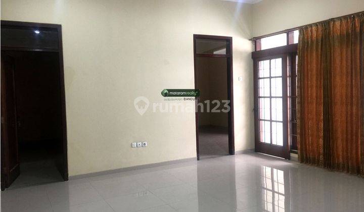 Disewakan Rumah di Jl Pasteur, Dekat Ke Pintu Tol 10