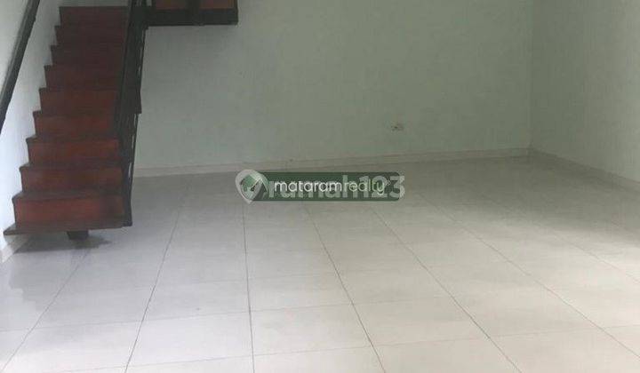 Disewakan Rumah Dalam Cluster di Batununggal Estate 8