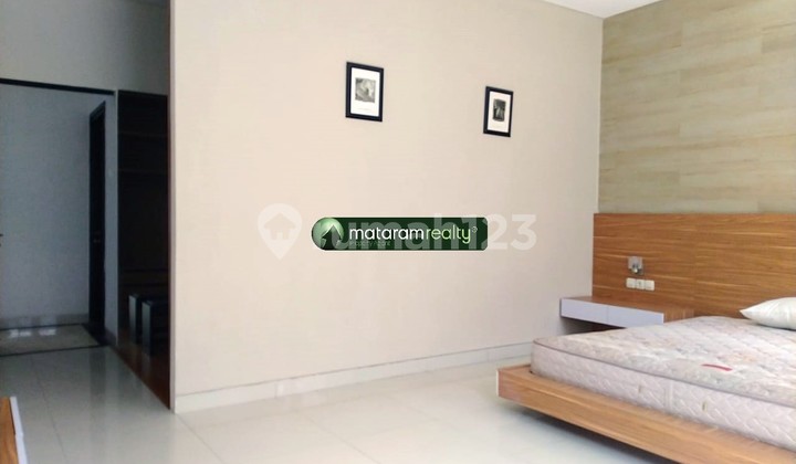 Rumah Disewakan di Setrasari 10