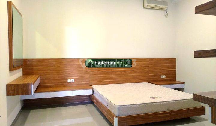 Rumah Disewakan di Setrasari 12
