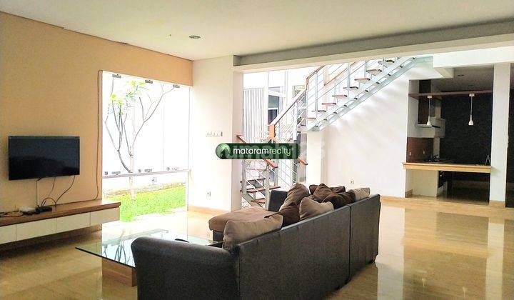 Rumah Disewakan di Setra Murni Fully Furnished 4