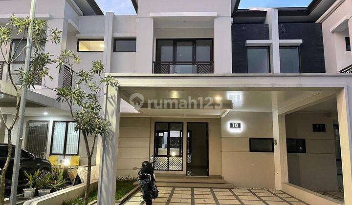 Rumah 2 Lantai Moderen House Dalam Cluster di Podomoro Park 1