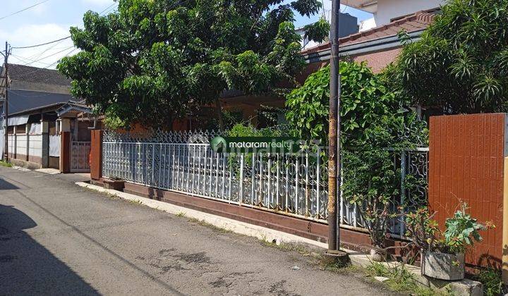 Rumah Cukup Besar Bangunan 2 Lantai di Jl Kembar 2