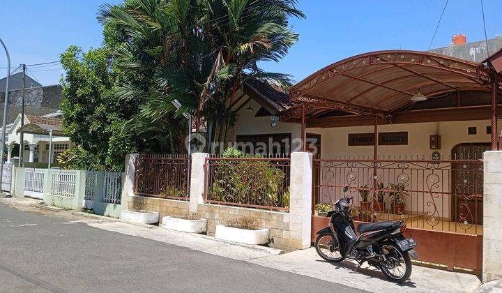 Rumah 1 Lantai Bangunan Lama Di Sayap Turangga 1