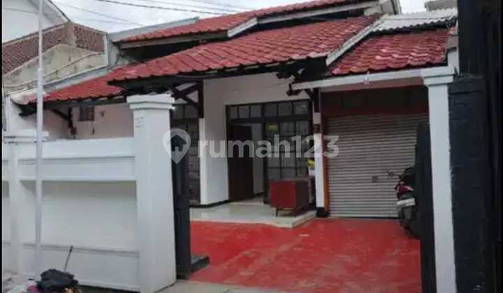Rumah 1 Lantai di Sayap.buahbatu bisa untuk Kantor