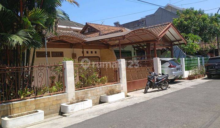 Rumah 1 Lantai Bangunan Lama Di Sayap Turangga 2