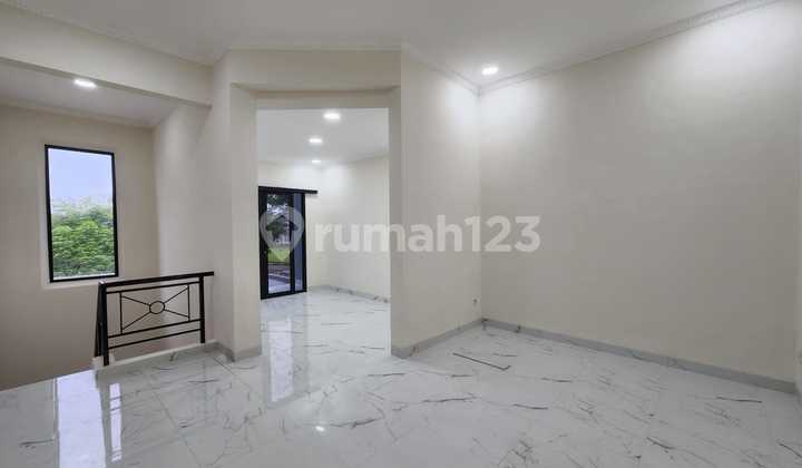 Rumah Bagus Cluster Beverly Lippo Cikarang  2