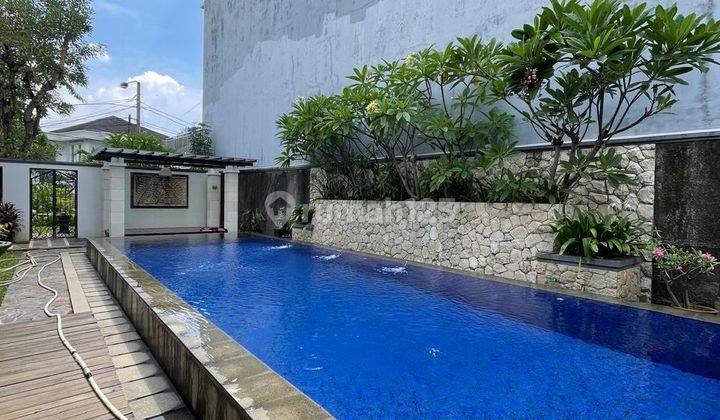 Rumah Bagus Cluster Taman Simpruk Lippo Cikarang Swimming Pool  1