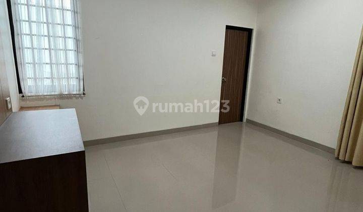 Disewakan Rumah Cluster Taman Beverly Lippo Cikarang  2