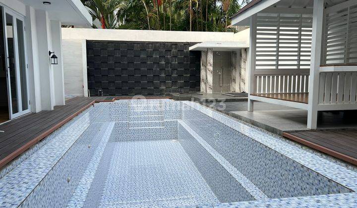 Disewakan Rumah Cluster  Vassa Residence Swimming Pool Lippo Cikarang  1