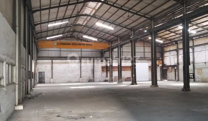 FOR RENT: 2,100 m2 WAREHOUSE AND OFFICE IN HALIM PERDANAKUSUMA, TANGERANG FOR RENT: 2,100 m2 WAREHOUSE AND OFFICE IN HALIM PERDANAKUSUMA, TANGERANG