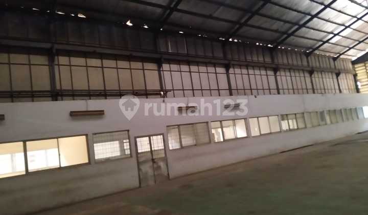 FOR RENT: 2,100 m2 WAREHOUSE AND OFFICE IN HALIM PERDANAKUSUMA, TANGERANG FOR RENT: 2,100 m2 WAREHOUSE AND OFFICE IN HALIM PERDANAKUSUMA, TANGERANG