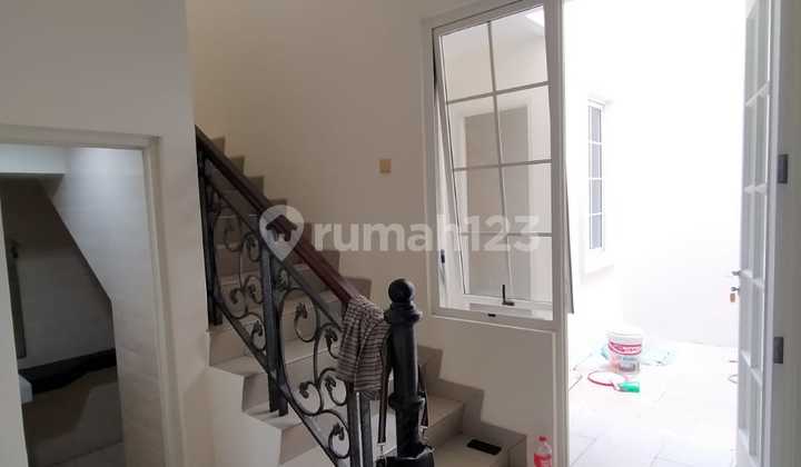 Disewakan Rumah Bagus 2 Lantai Furnished di Cluster Favorite Green Lake City 2