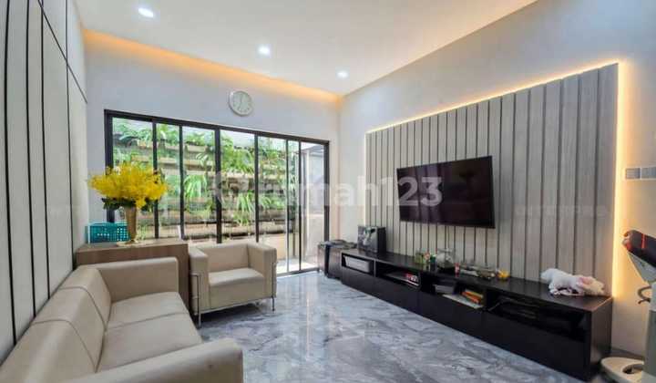 DIJUAL RUMAH MEWAH SIAP HUNI DI PERMATA BUANA, PURI INDAH  2