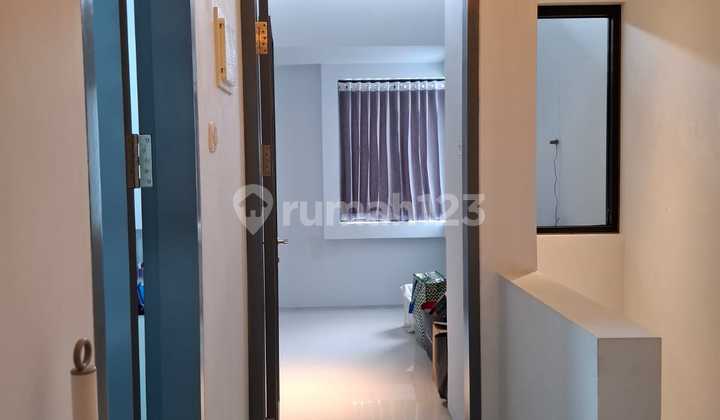 DIJUAL RUMAH CANTIK 3 LANTAI DI PERUMAHAN ADHYAKSA, KARANG TENGAH 2