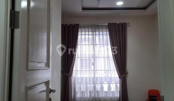 Dijual Rumah 2 Lantai Semi Furnished di Green Lake City 2