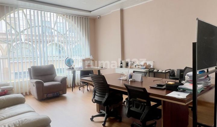 For Sale, Good Quality 4.5-Story Shop House in Green Lake City For Sale, Good Quality 4.5-Story Shop House in Green Lake City