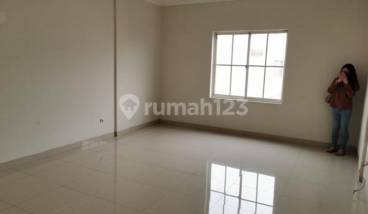 For Rent 2-Story Shop House Including AC in Green Lake City 2