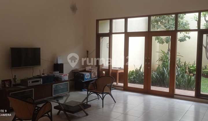 For Sale Beautiful 2.5-Story Semi-Furnished House at Boulevard Metro Permata, Tangerang 2