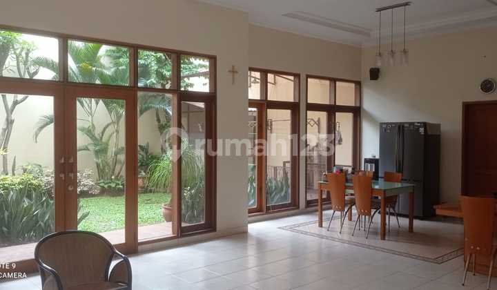 For Sale Beautiful 2.5-Story Semi-Furnished House at Boulevard Metro Permata, Tangerang 1