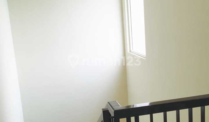 Dijual Rumah Bagus 2 Lantai Semi Furnished di Puri Mansion , Jakarta Barat 2