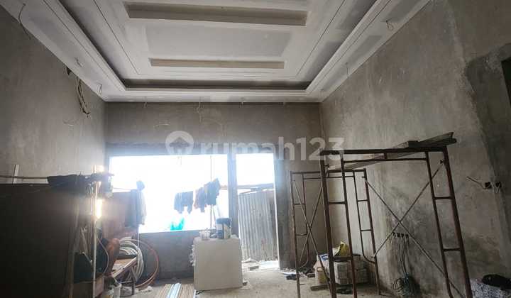 DIJUAL RUMAH BARU 3 LANTAI FURNISHED DI PURI INDAH, JAKARTA BARAT
