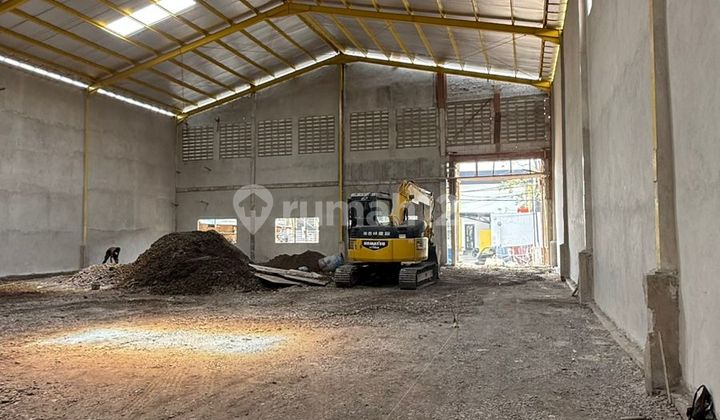 FOR RENT: NICE 600 M2 WAREHOUSE IN BOULEVARD KAVLING DPR, CIPONDOH