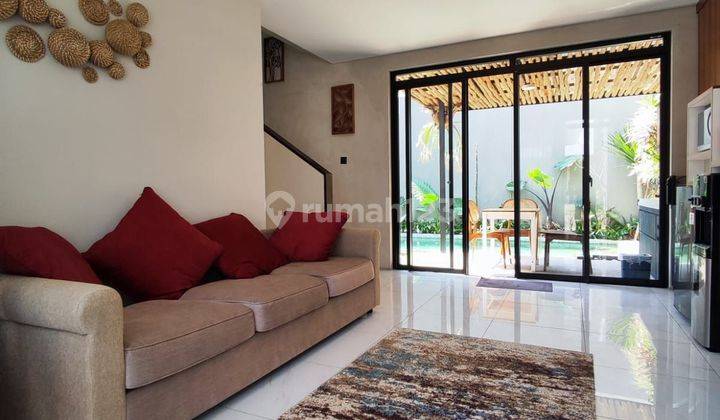 Rumah Cantik Ala Vila Bali Plus Kolam Renang Dan Full Furnish 2