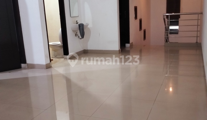 Disewakan Rumah Cantik 2lt Siap Huni Semua Fasilitas Fav  2