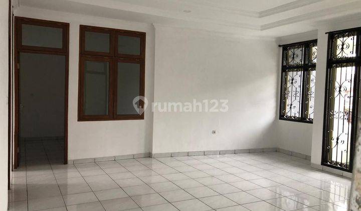 Rumah Nyaman 2 Lantai Strategis Siap Huni di Astana Anyar Bandung 1