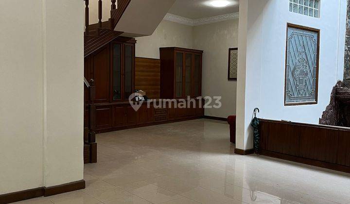 Disewakan Rumah 2 Lantai luas dan terawat di Cikutra baru  28