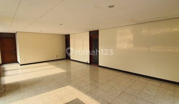 Disewakan Bangunan Komersial Jalan Kartini Lokasi Strategis Pusat Kota. Cocok Untuk Segala Usaha 5