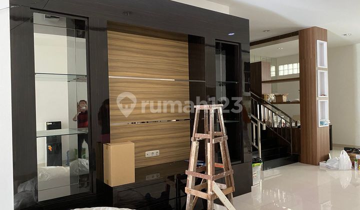 Dijual Rumah di Manyar Permai 1