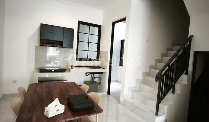 Sewa Full Furnish Rumah Pik Dekat Tol