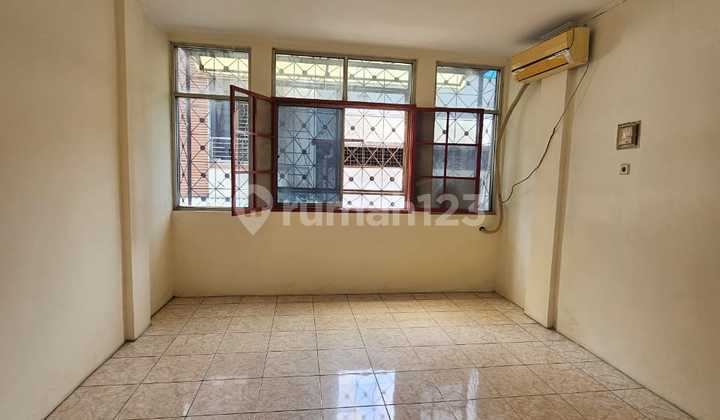 New House Rent for Young Couples in Teluk Gong, North Jakarta. New House Rent for Young Couples in Teluk Gong, North Jakarta.