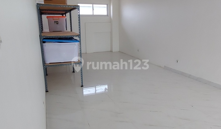 Jual Ruko Kapuk Komersil Lewat Container