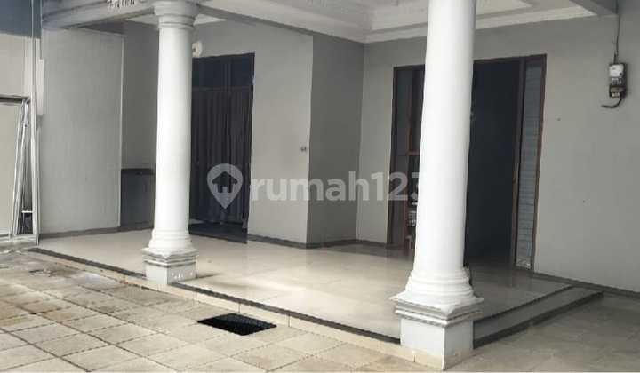 Rumah Gede Cocok Bangun Kost Harga Dibawah Pasaran