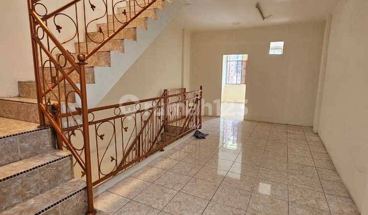 Rumah Komplek Minimalis Buat.pasangan Muda 