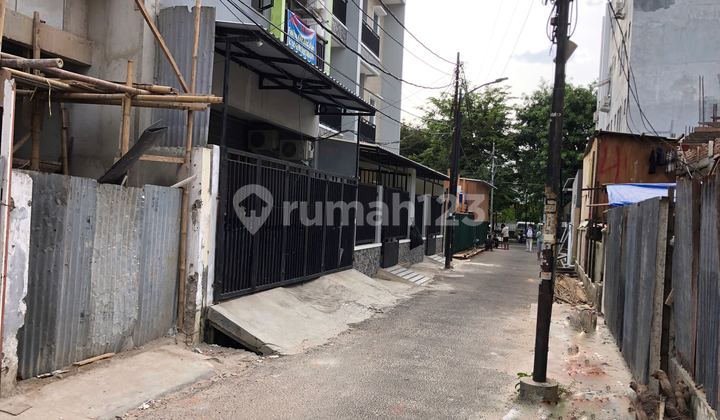 Rumah Kost Termurah Tanjung Duren Hanya 2Man Lebar Jalan 2 Mobil 2