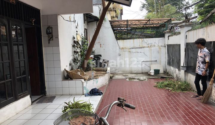 Rumah Tua Hitung Tanah Taman Aries  Butuh Renovasi 2
