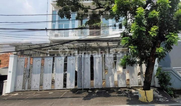 Sewa Ruko Gandeng Tanjung Duren Bentuk Rumah