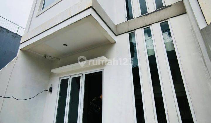 Rumah Modern Duri Kepa Jeruk Manis Termurah Lebar Jalan 2 Mobil 1