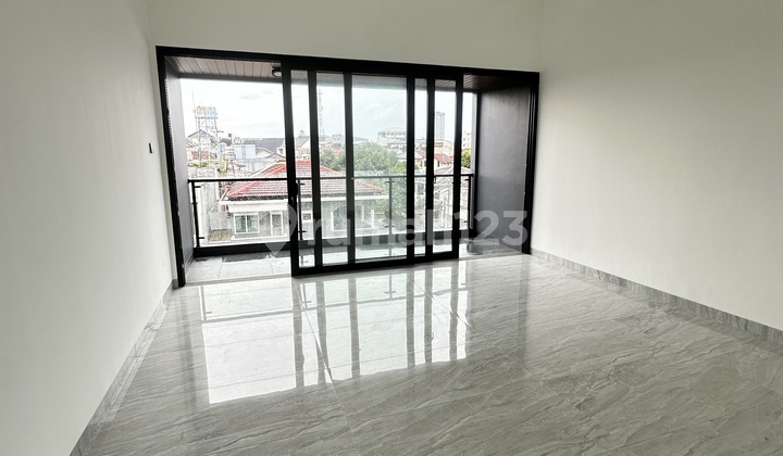 New 3-Story House 4 Bedrooms with 1st Floor Bedroom 2