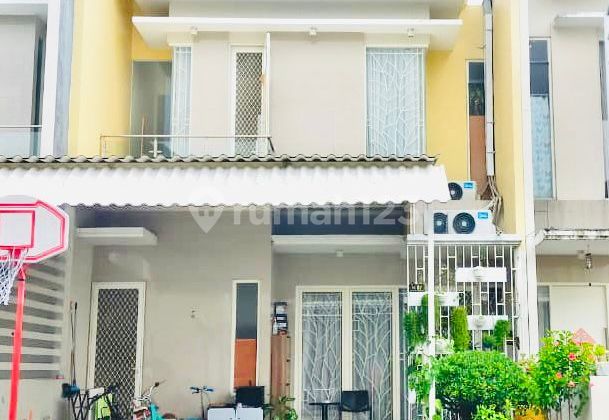 Rumah Asri 2 Lantai di Cluster de Victory Darmo Satelit Surabaya. Rumah Asri 2 Lantai di Cluster de Victory Darmo Satelit Surabaya.