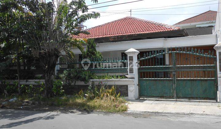 Rumah di kawasan elit Perumahan Margorejo Indah 1