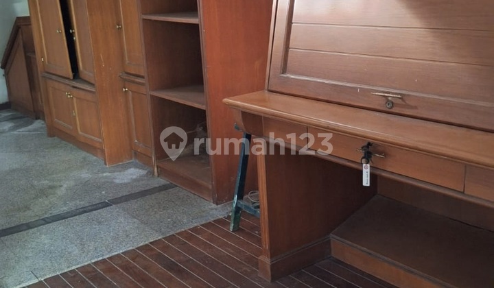 Mediterranean 3-Bedroom House Near Toll Road – Villa Bukit Mas 2